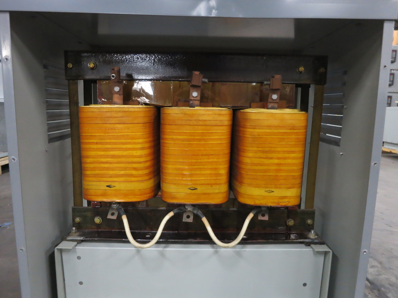 Marelco 87 kVA 575 Delta to 460Y/266 V 3PH Dry Type Transformer 575V - 460V (DW7397-1)