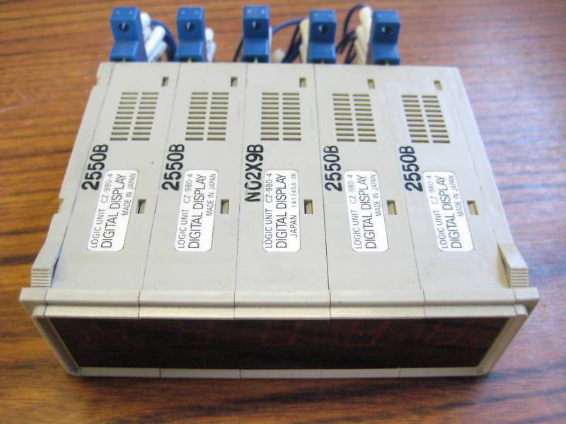 Omron CZ-980-4 5-Segment LED Digital Display CZ9804 Monitor Operator Interface (EBI3219-1)