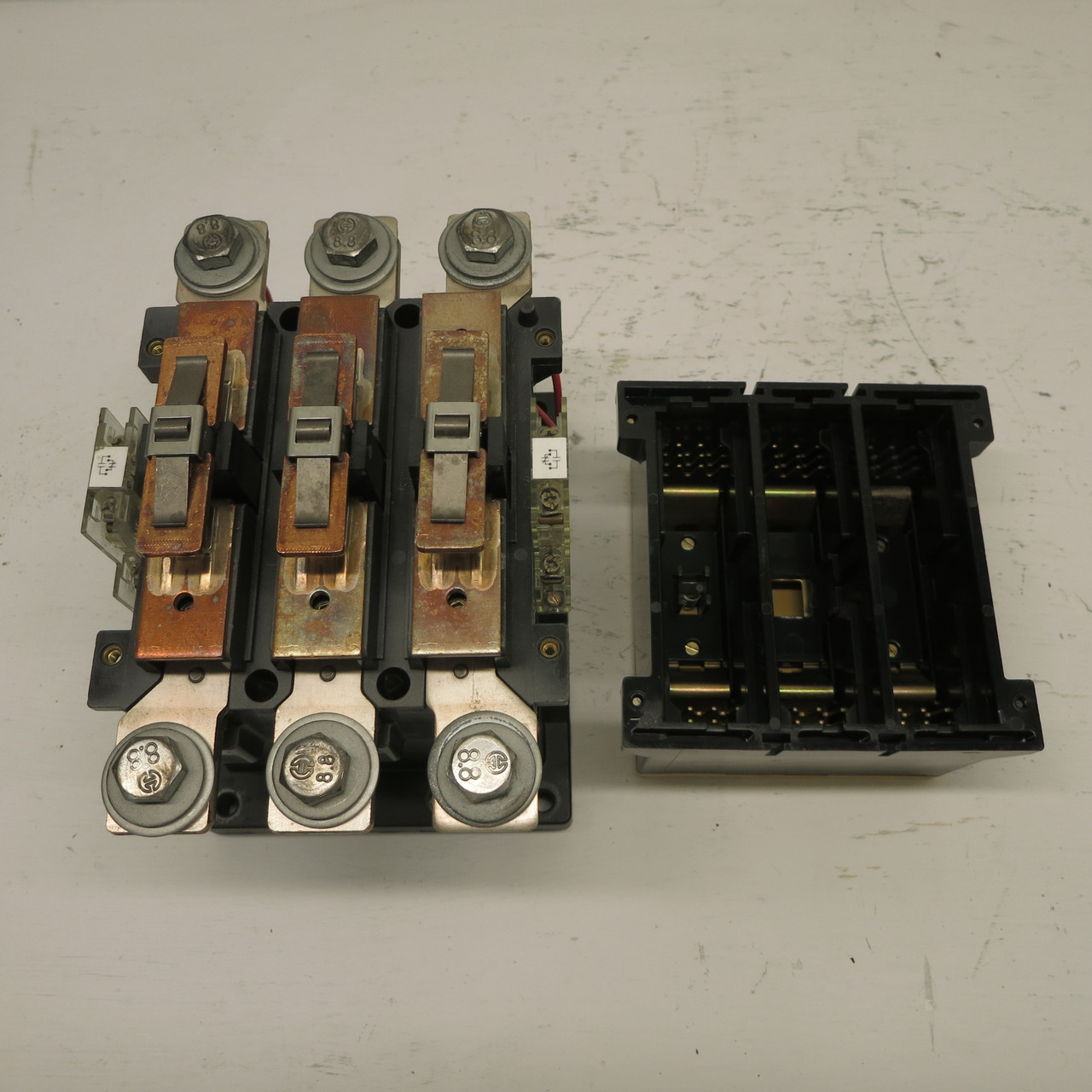 Allen Bradley 100-B250N*3 250 Amp Motor Starter 120V Coil 250 HP 100B250N3 250A (AH0628-1)