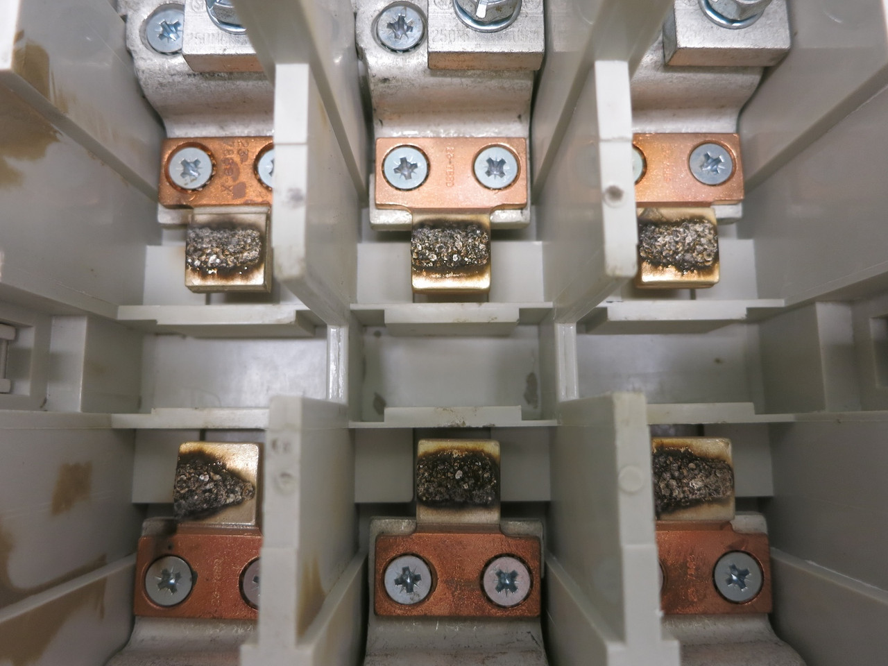 Eaton AN14NN0 Size 4 Motor Contactor 135A 120V Coil 3PH Ser B1 100 HP ANN14NNO (AH0630-1)