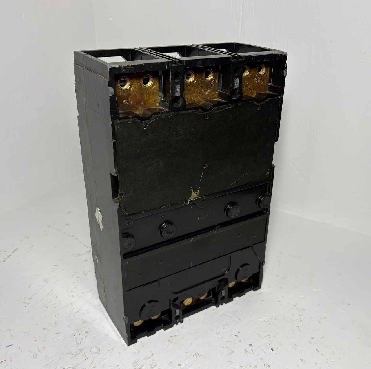 3rd Image of EM5566