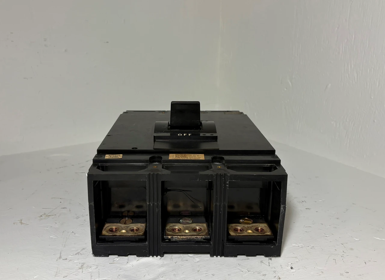 Square D MAL360008M 800A Molded Case Switch Black 600V 3 Pole MA Frame 800 Amp (EM5565-1)