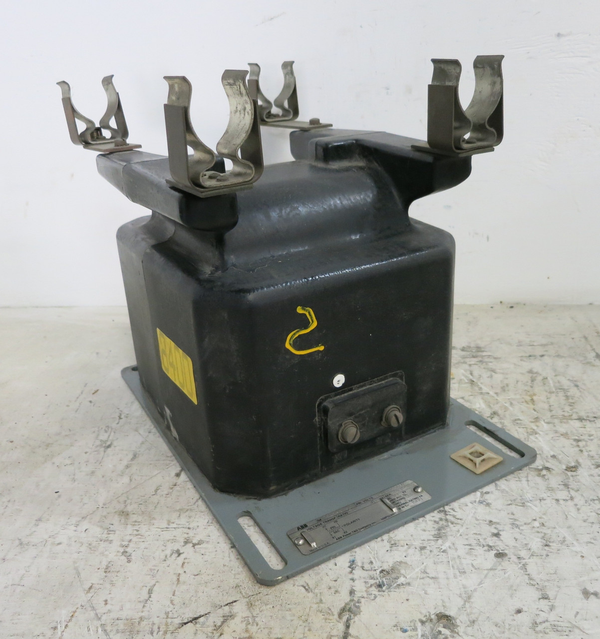 ABB VIZ-11 Voltage Transformer 8400/14560Y V Ratio 70:1 CT 7525A67G07 VIZ11 VT (DW7412-3)