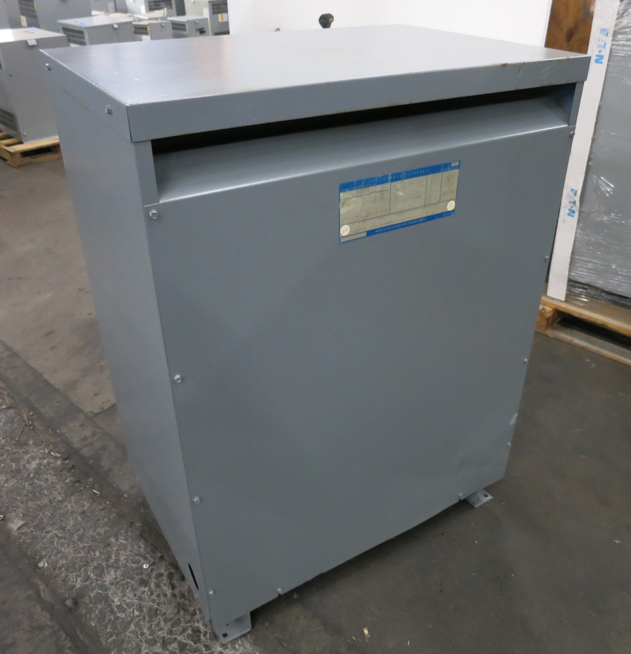 GE 145 kVA 460 Delta to 460Y/265 V 3PH Dry Type Transformer 9T23B4010G22 460V (DW7420-2)