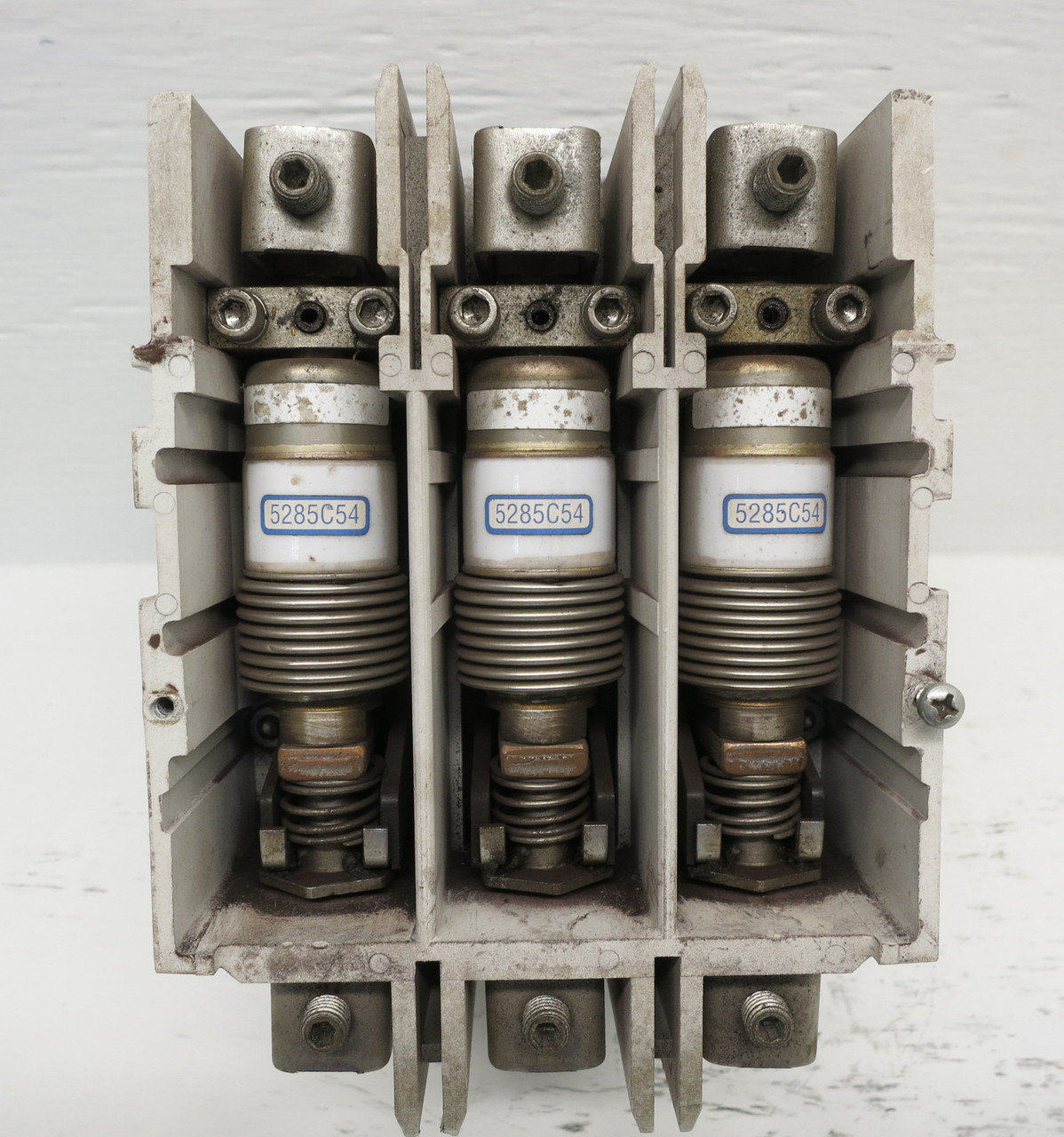 Eaton CV10FN3 Size 4 AC Vacuum Motor Contactor 135A 100 HP 120V Coil 5285C54 A1 (DW7431-1)