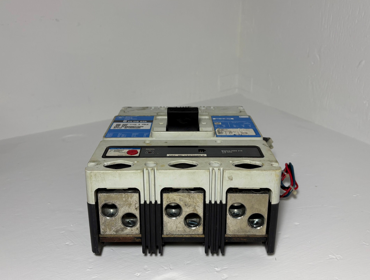 Westinghouse HLDB3600FT33W 600A Circuit Breaker w/ Aux & 600 Amp Plug ...