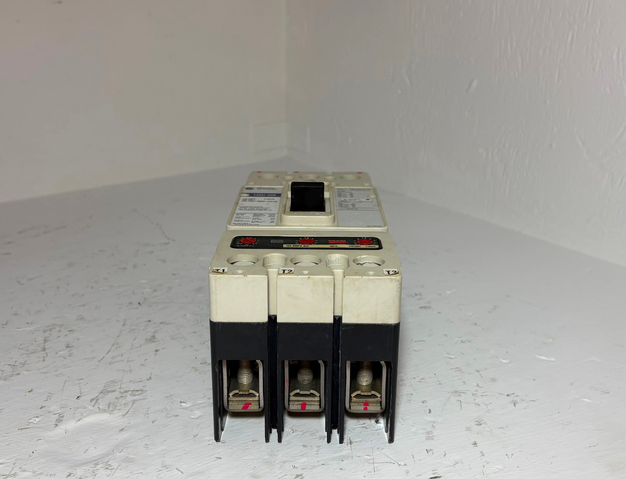 Allen Bradley 140U-JD6 125A Circuit Breaker 480/600V 3P 140U-JD6D3-D12 125 Amp (EM5570-1)