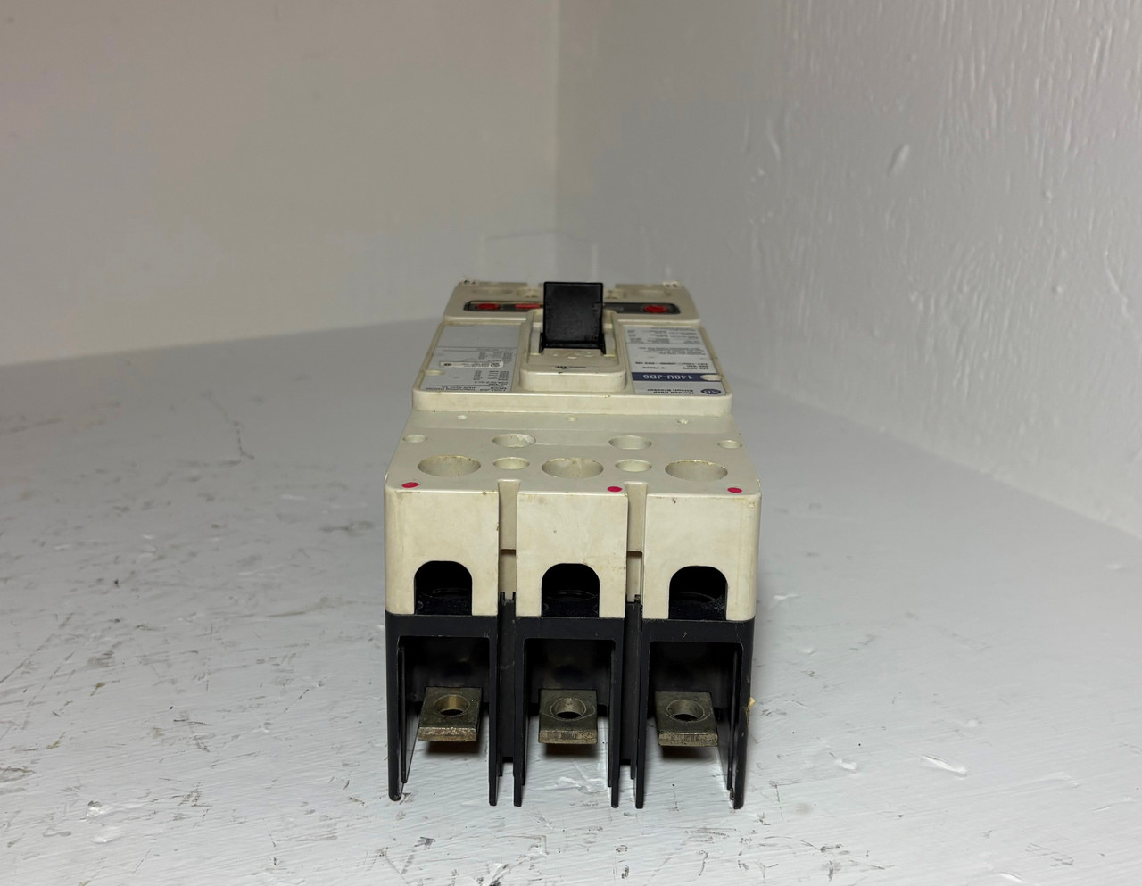 Allen Bradley 140U-JD6 125A Circuit Breaker 480/600V 3P 140U-JD6D3-D12 125 Amp (EM5570-1)