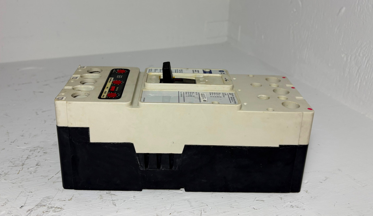 Allen Bradley 140U-JD6 125A Circuit Breaker 480/600V 3P 140U-JD6D3-D12 125 Amp (EM5570-1)