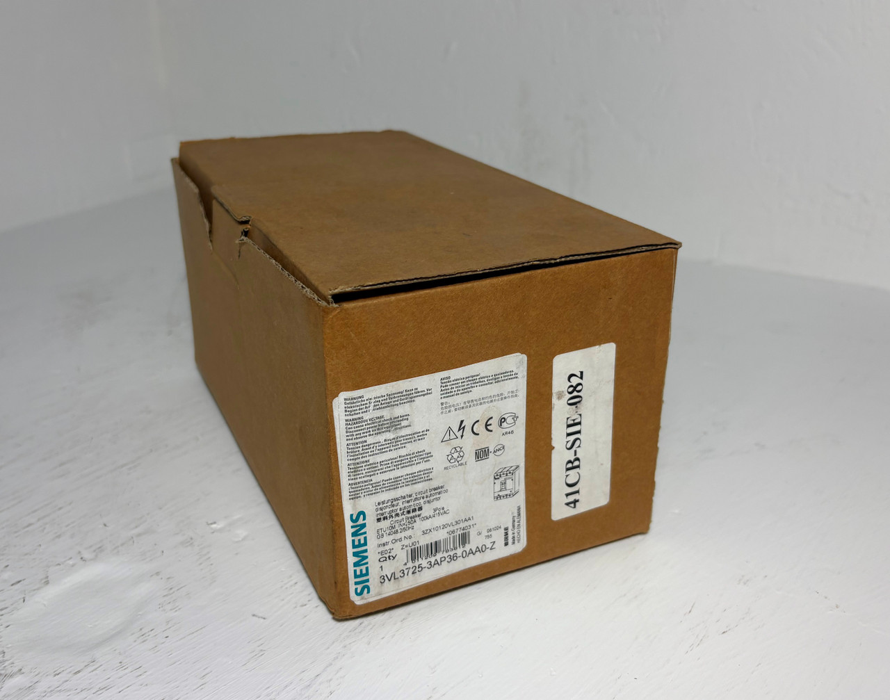 NEW Siemens VL250 250A Circuit Breaker 3P 600V 3VL3725-3AP36-0AA0-Z 250 Amp NIB (EM5577-6)