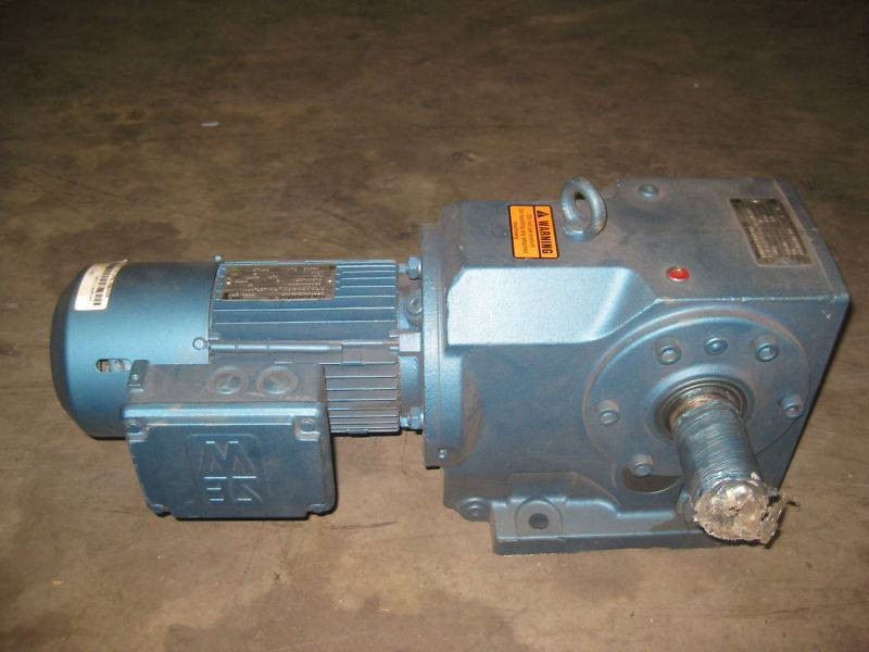 Sew Eurodrive K76DT8 1 HP Ratio:118.45 Gear Reducer NEW (EBI3630-1)