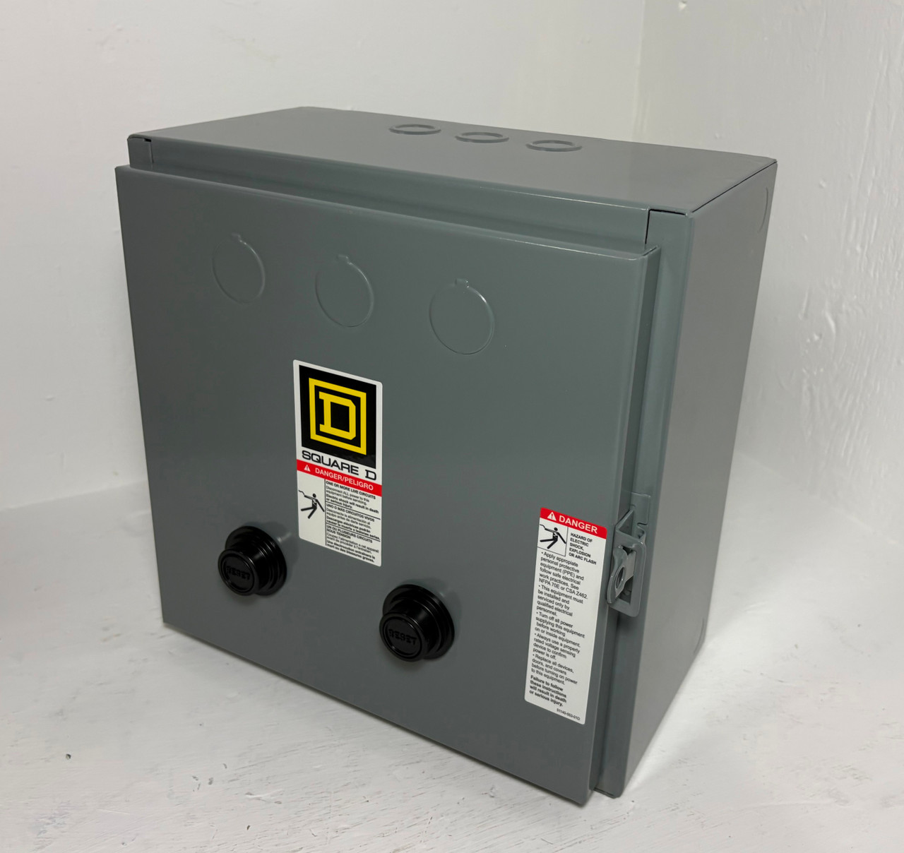 2nd Image of EM5578