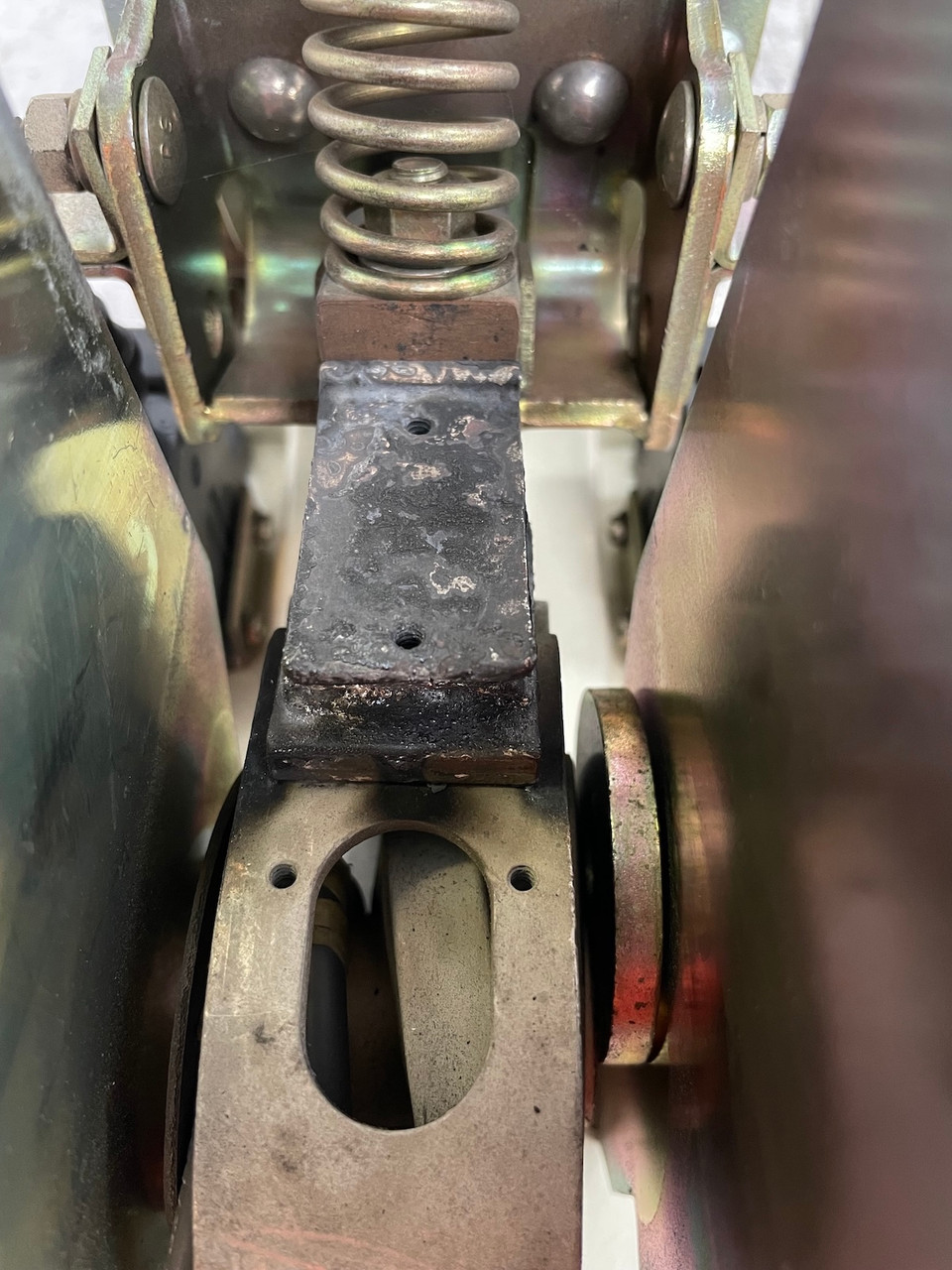 GE DS303A104X106MAG01 900A DC Contactor 600V 120V Coil 22D75G3A DS303A 900 Amp (DW7454-1)