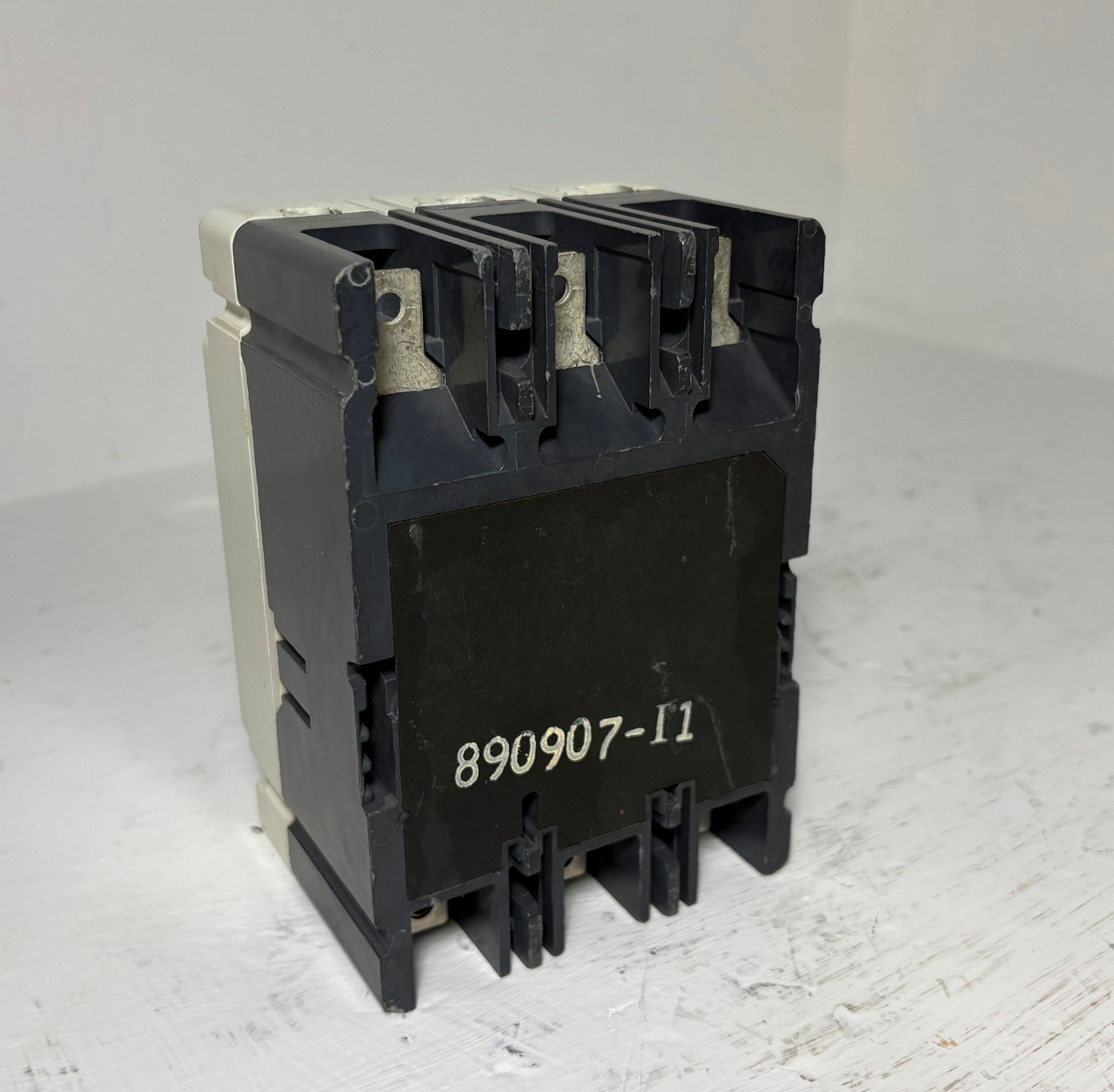Westinghouse HFD3015L 15A Series C Circuit Breaker Matte Blue HFD3015 3P 15 Amp (EM5593-7)
