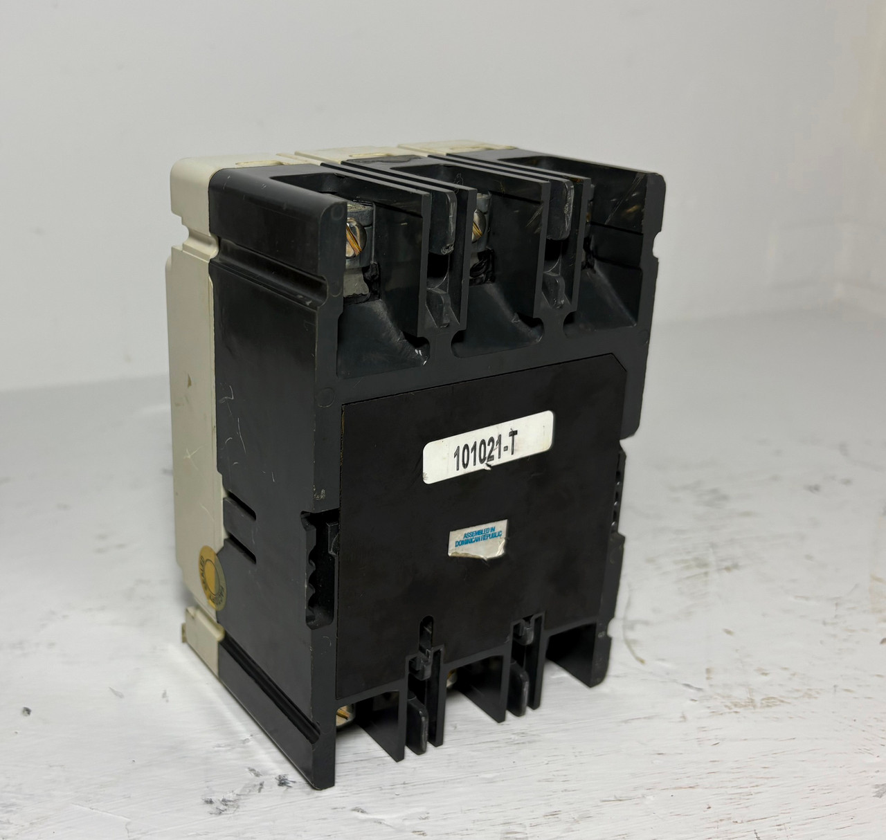Allen Bradley 140U-I6C3-C30M (A) 30A Circuit Breaker 600V 3P 140U-I6 30 Amp (EM5595-1)