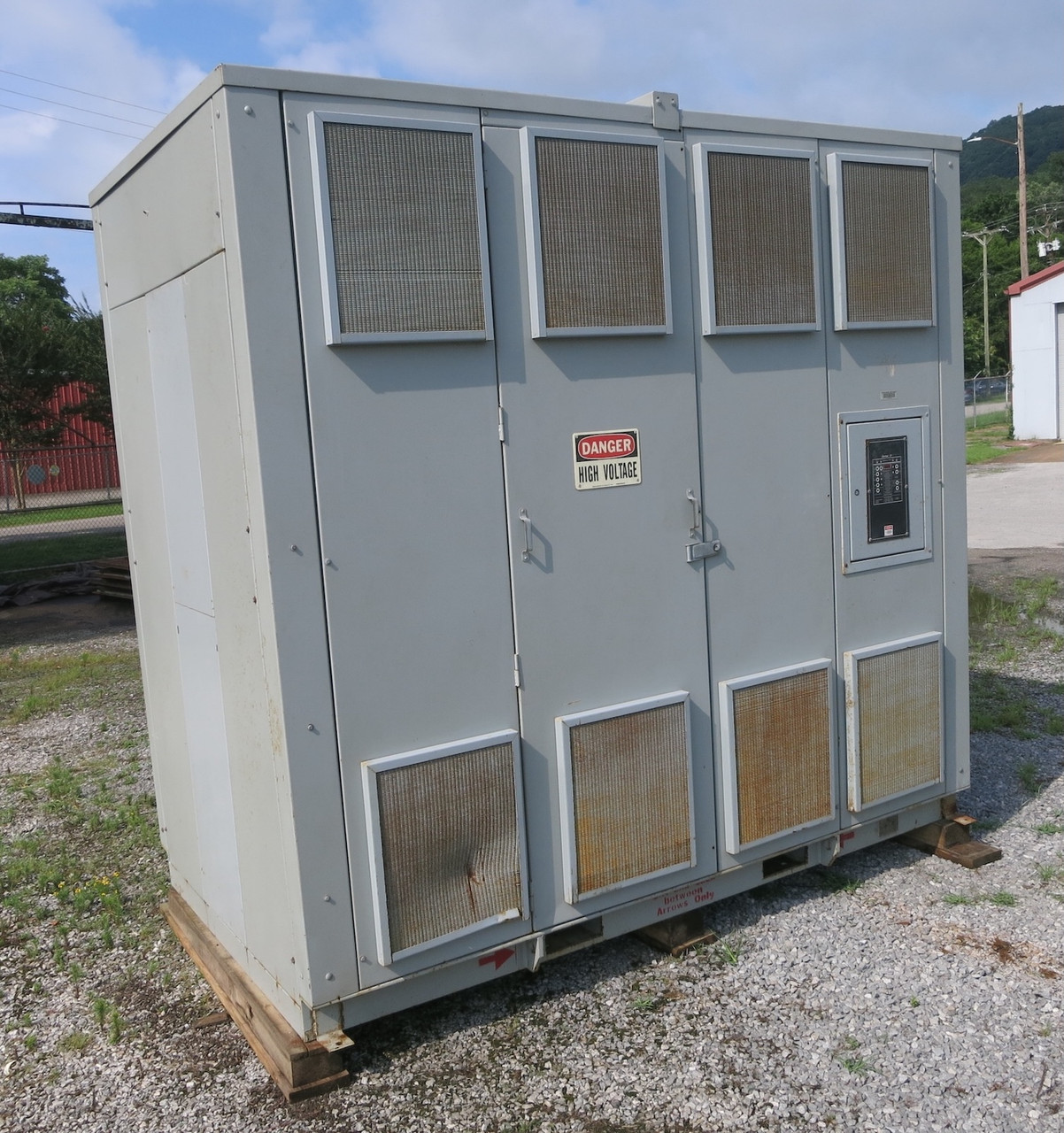 GE 2000/2667 kVA 13800 Delta - 4160Y/2402 V 3PH Dry Type Transformer 13800V 4160 (DW7472-1)