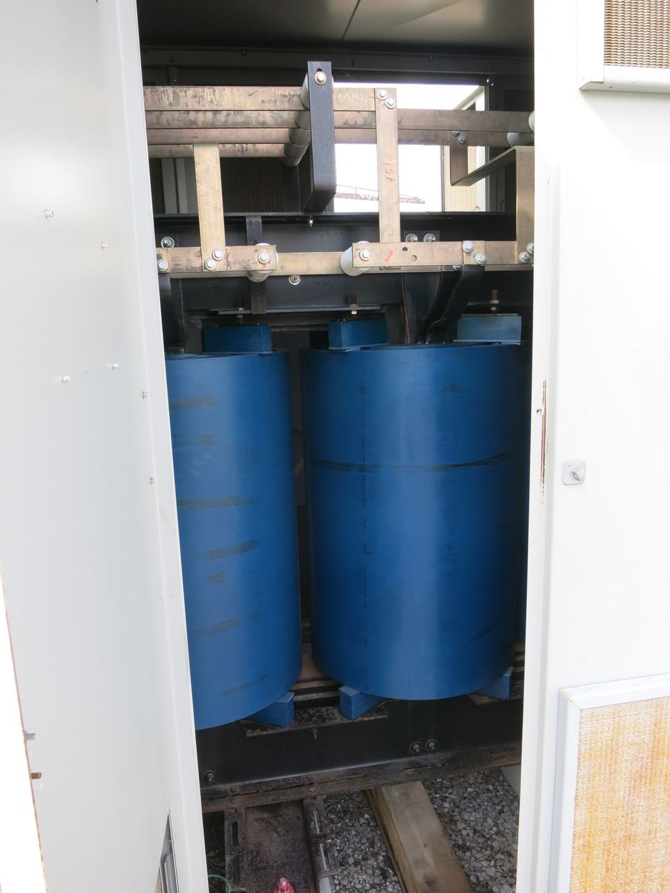 GE 2000/2667 kVA 13800 Delta - 4160Y/2402 V 3PH Dry Type Transformer 13800V 4160 (DW7472-1)