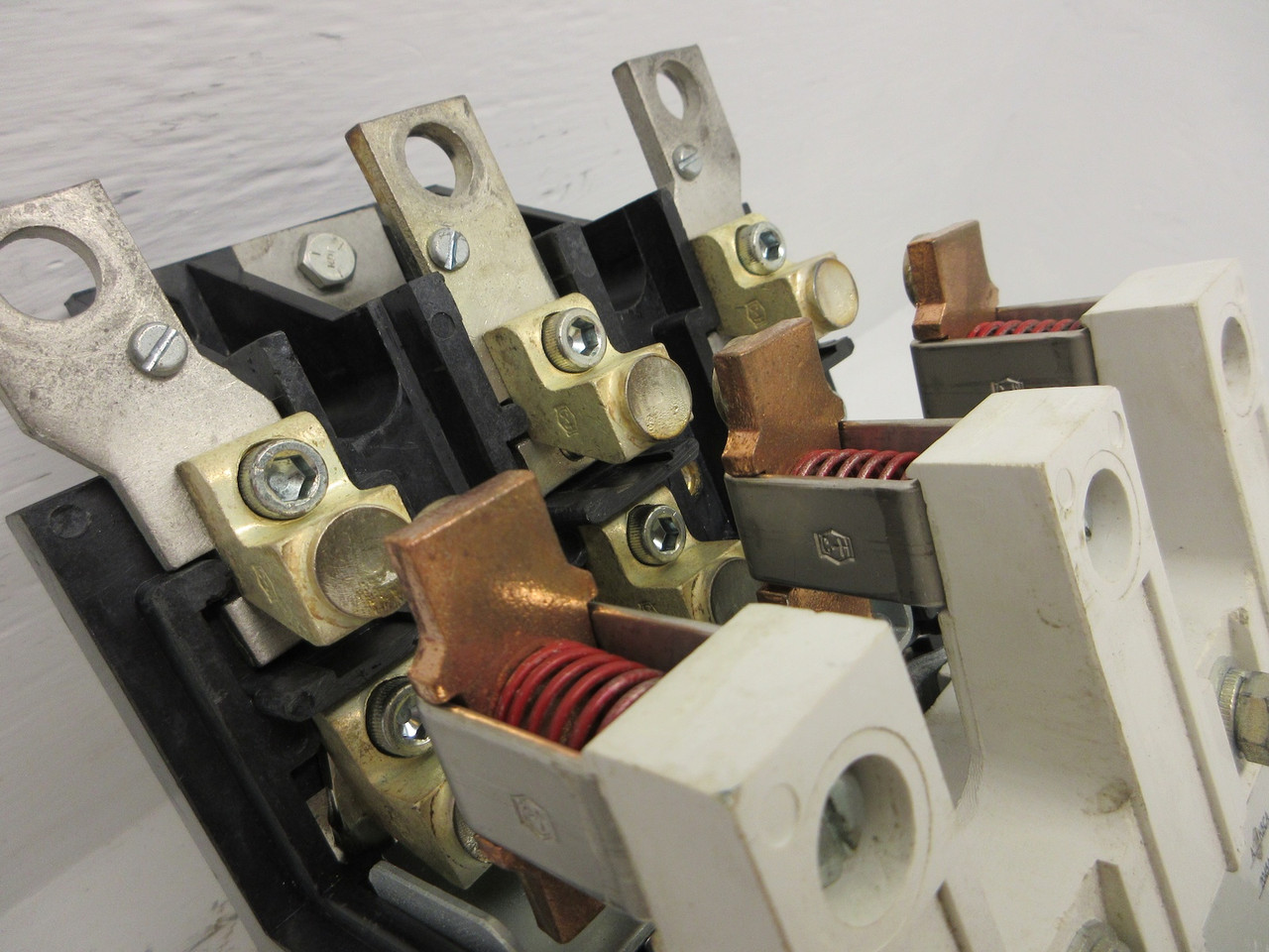 Cutler-Hammer A201K5CA Size 5 Motor Contactor Mod J 120V Coil 270/300A 3PH 600V (AH0657-2)