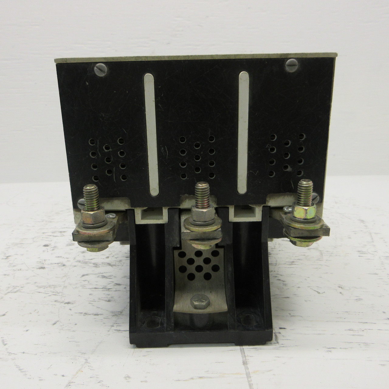 Cutler-Hammer A200M5CXXZ1 Size 5 Motor Starter 480V Coil Model J 270/300 Amps CH (AH0659-1)