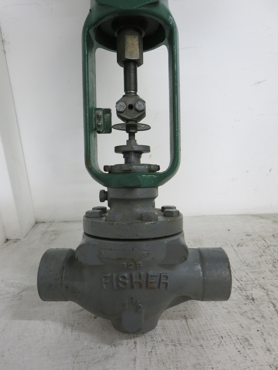 Fisher Controls 667 Actuator Size 34 Body Type EZ Valve Size 1.5 416SS (DW7479-1)