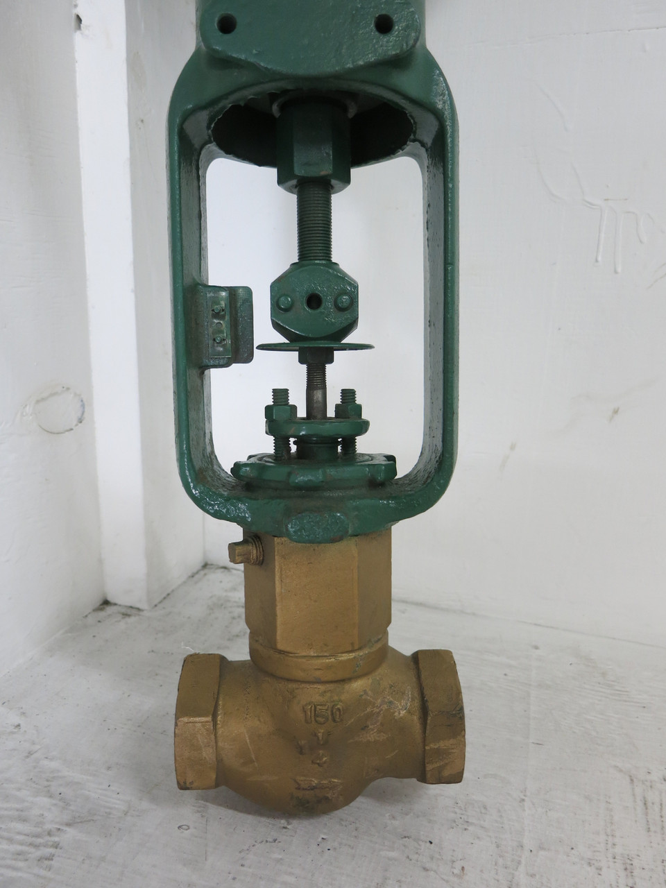 Fisher Controls 667GS Actuator Size 30 Body Type EZ Valve Size 1.25 316SS (DW7480-1)