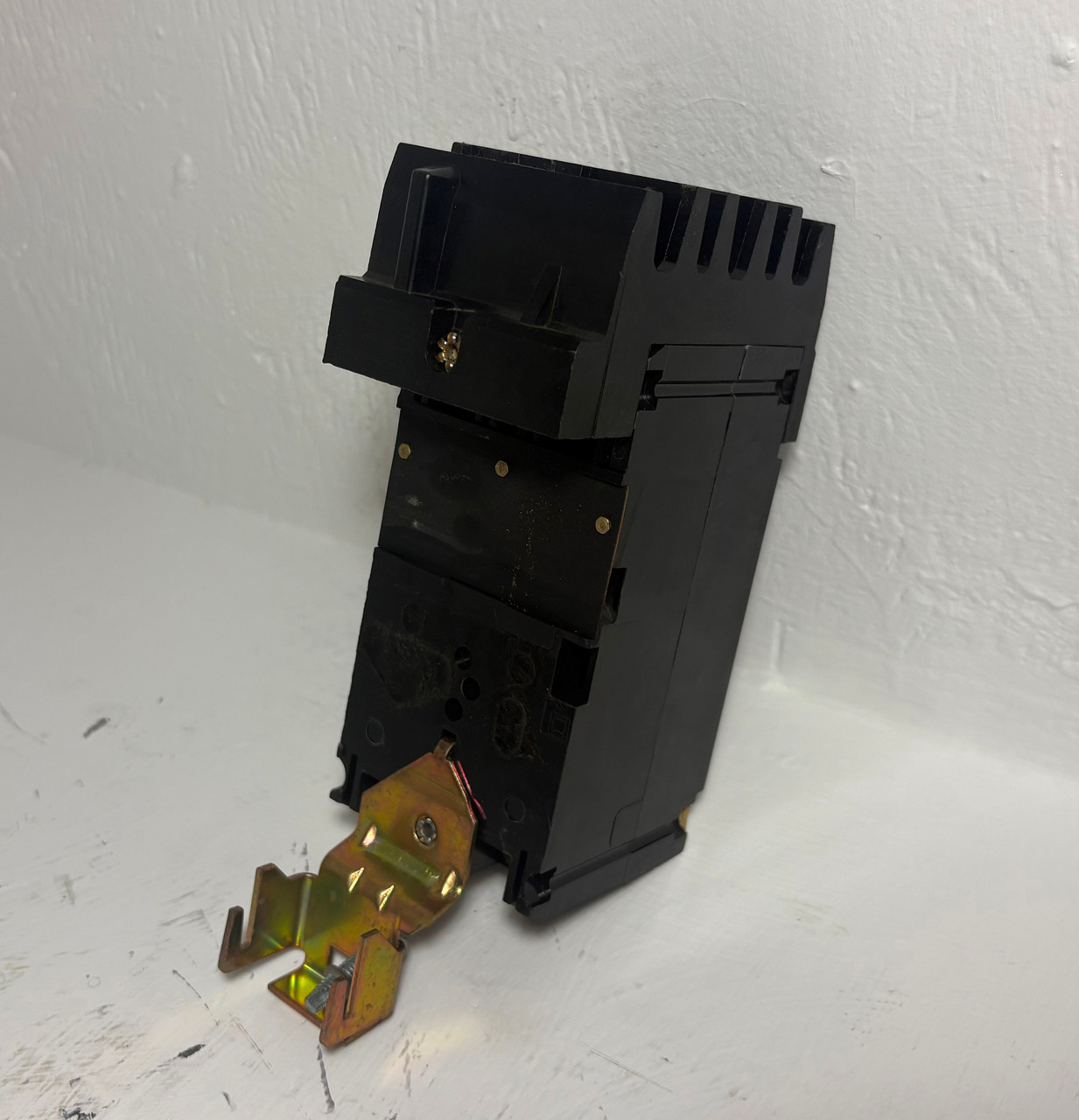 Square D I-Line FA22020AC 20A 2P Circuit Breaker 240V FA 2 Pole 20 Amp FA22020 (EM5603-1)