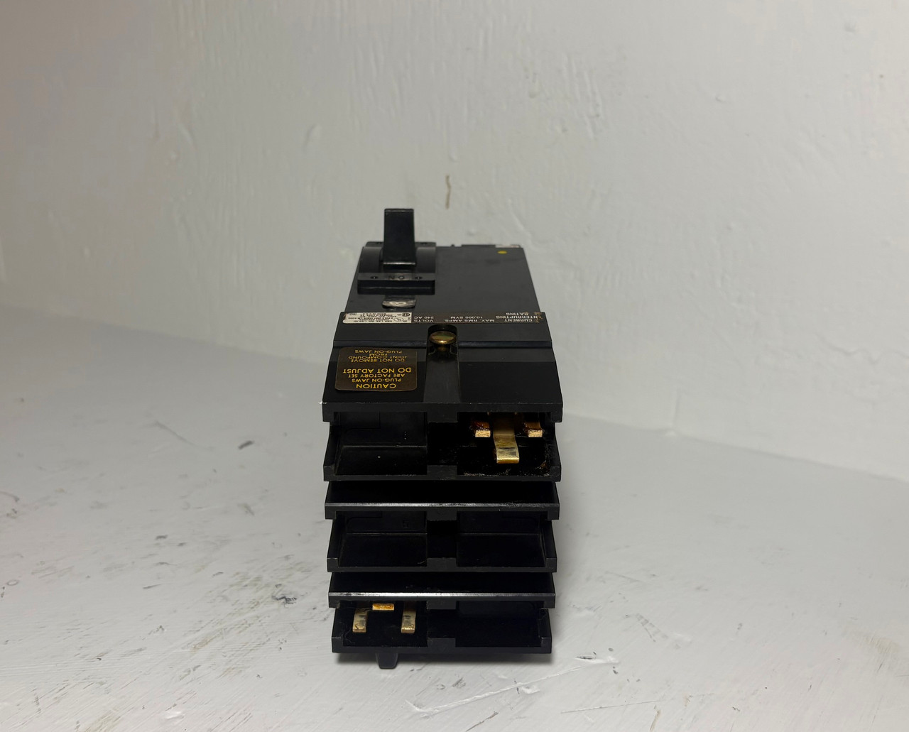 Square D I-Line FA22020AC 20A 2P Circuit Breaker 240V FA 2 Pole 20 Amp FA22020 (EM5603-1)