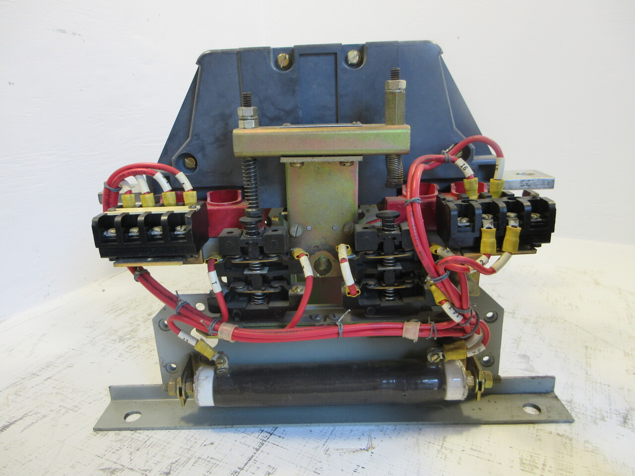 General Electric GE H603AJ53D210 Size 6 Motor Contactor 600A 600V 400HP 3PH 3P (AH0670-1)