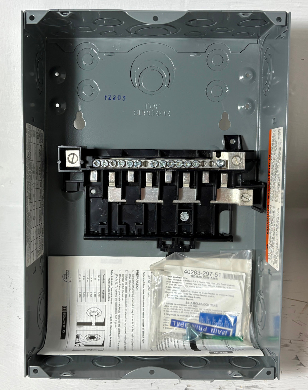 NEW Square D QO816L100DS QO Load Center 16 Circuits 1PH MLO 13" 240V 3PH 3W NIB (EM5607-4)