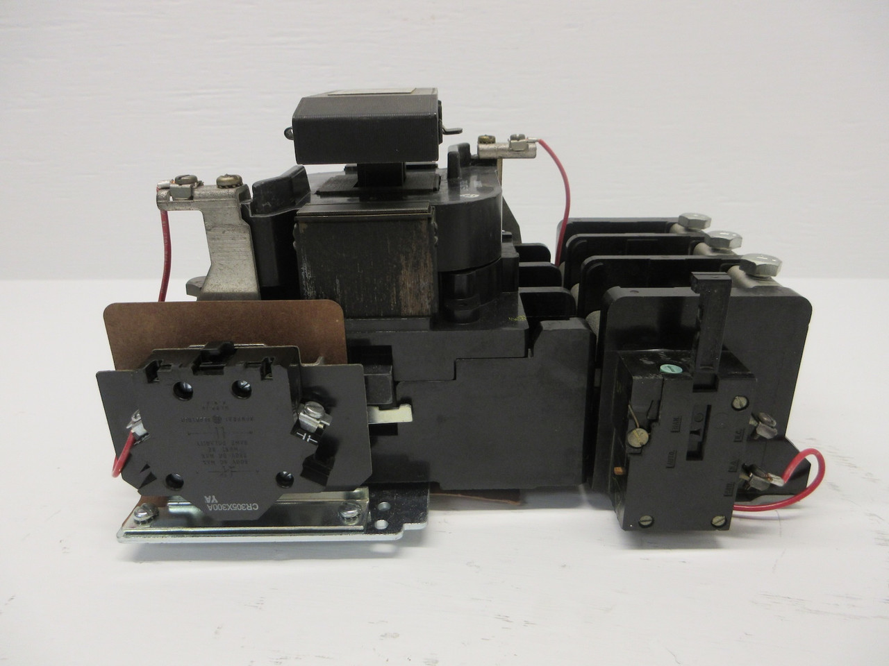 GE CR105E0 Size 3 Motor Starter 600VAC 90A 120V Coil 50HP CR105EO 600V 90 Amp 3P (AH0676-1)