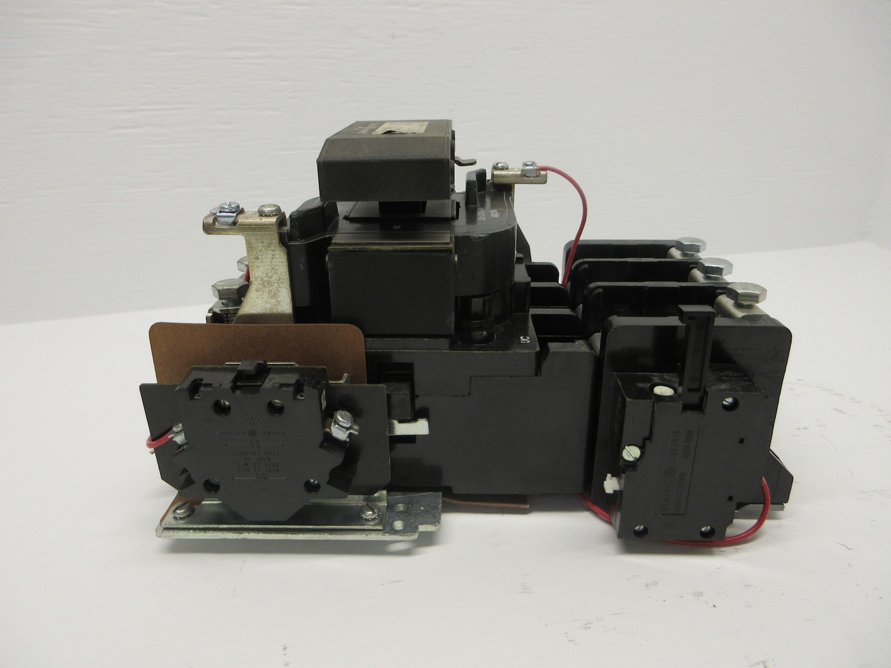 GE CR306F0**AQA Size 4 Motor Starter 600VAC 135A 120V Coil 100HP CR306FO**AQA GE (AH0675-1)
