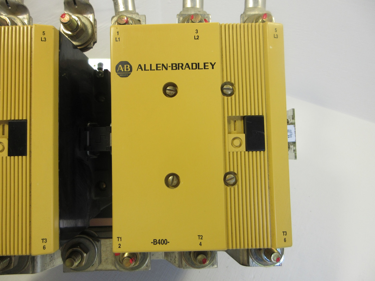 Allen Bradley 104-B400NB3 400HP 414A Reversing Motor Contactor 600VAC 480V Coil (AH0688-1)