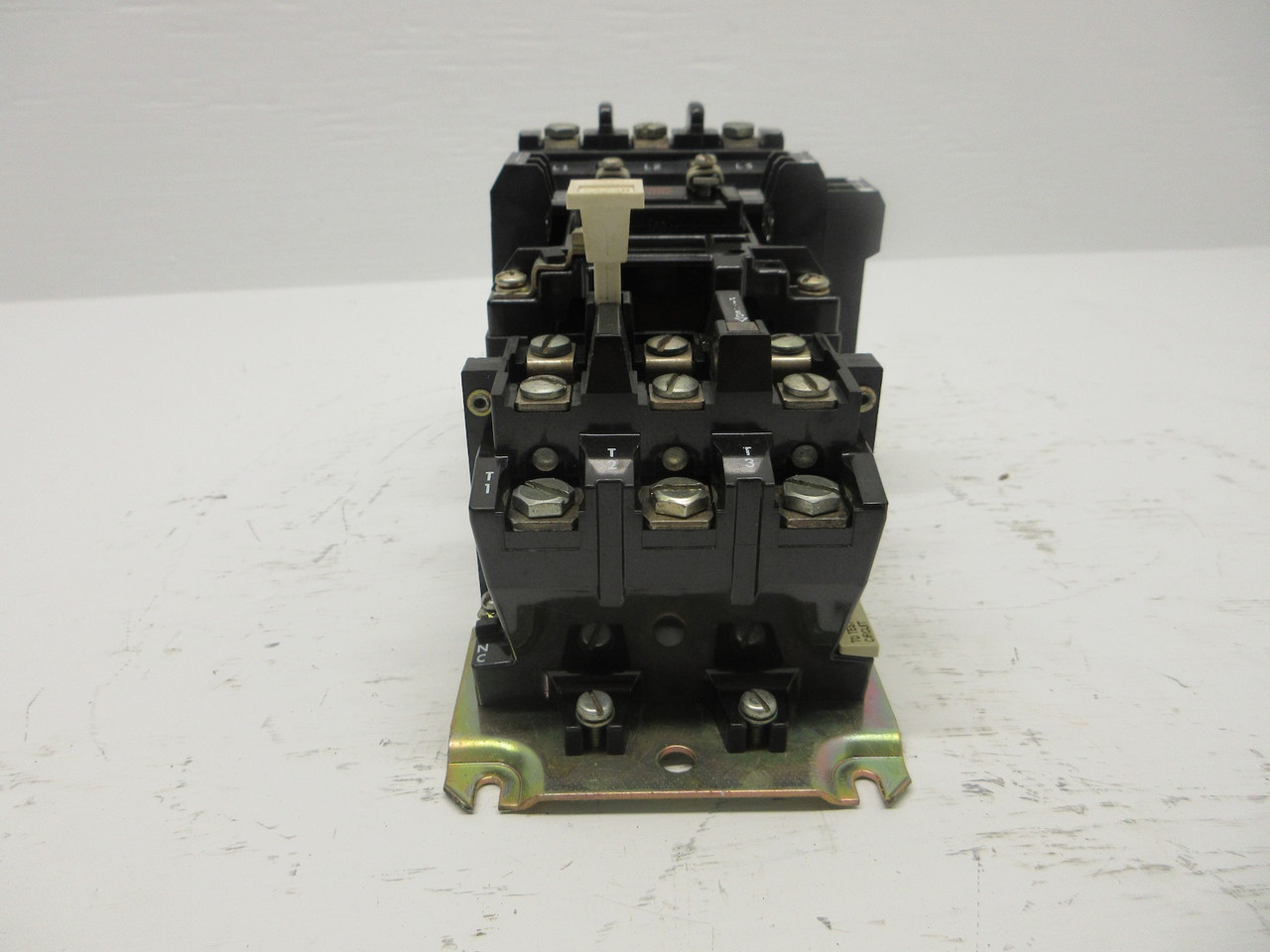 Allen Bradley 80115-413-01 Size 2 Motor Starter 120V Coil CC236 25HP 45A 600VAC (AH0697-1)