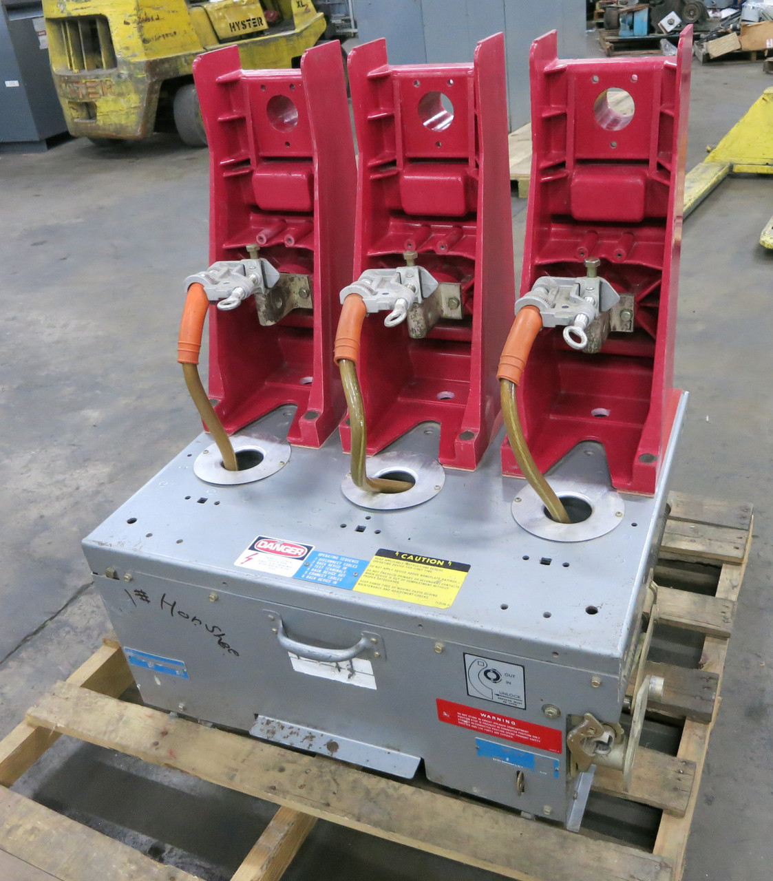 ITE Gould 15HK Ground Test Device Power Circuit Breaker 15 kV 13.5 kV Switchgear (DW7494-1)