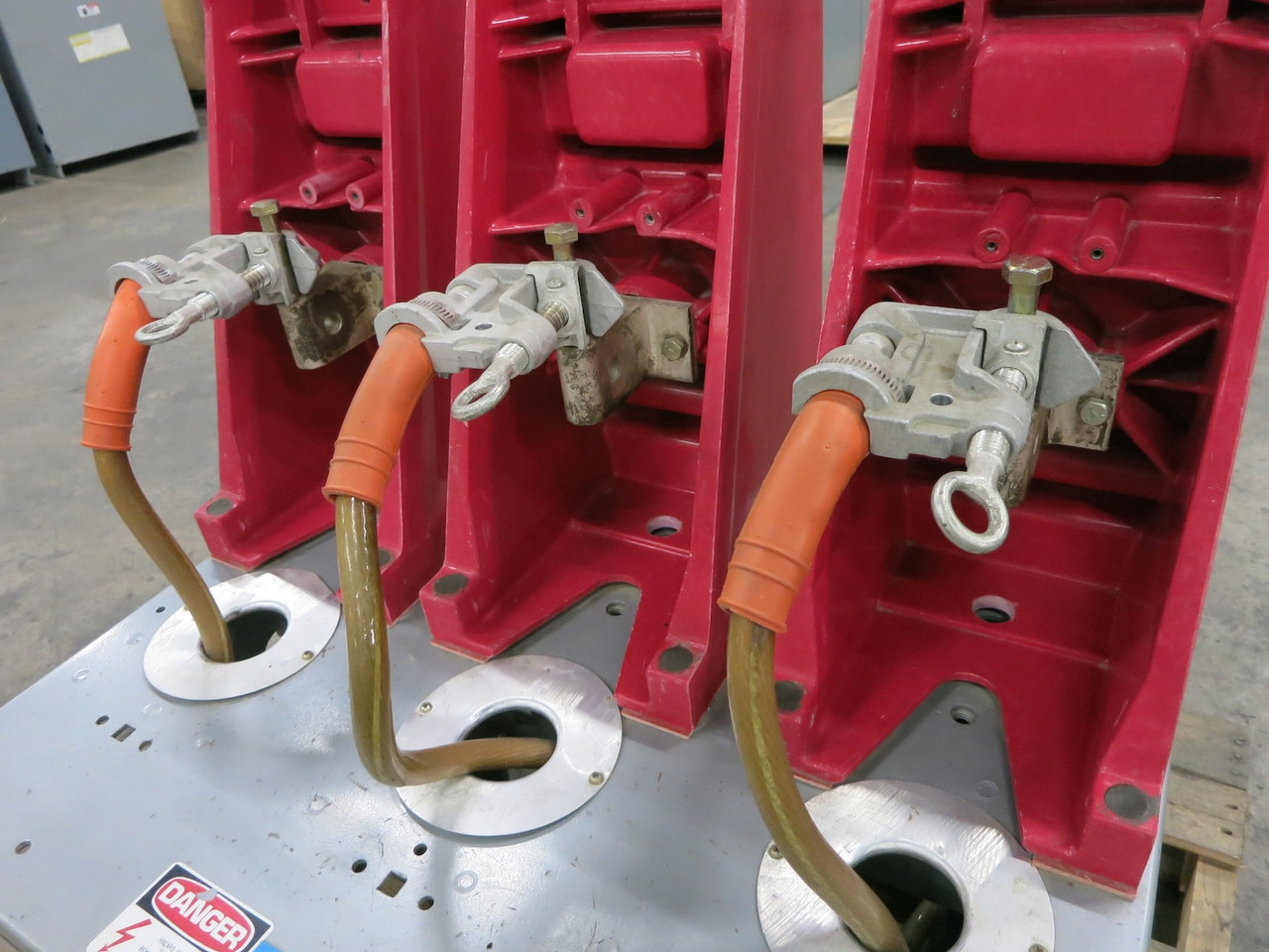 ITE Gould 15HK Ground Test Device Power Circuit Breaker 15 kV 13.5 kV Switchgear (DW7494-1)