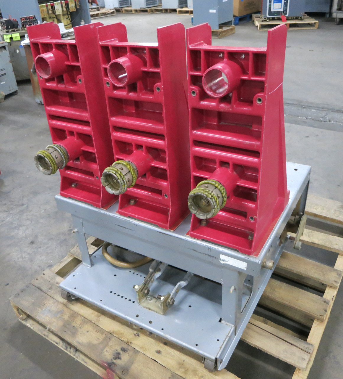 ITE Gould 15HK Ground Test Device Power Circuit Breaker 15 kV 13.5 kV Switchgear (DW7494-1)