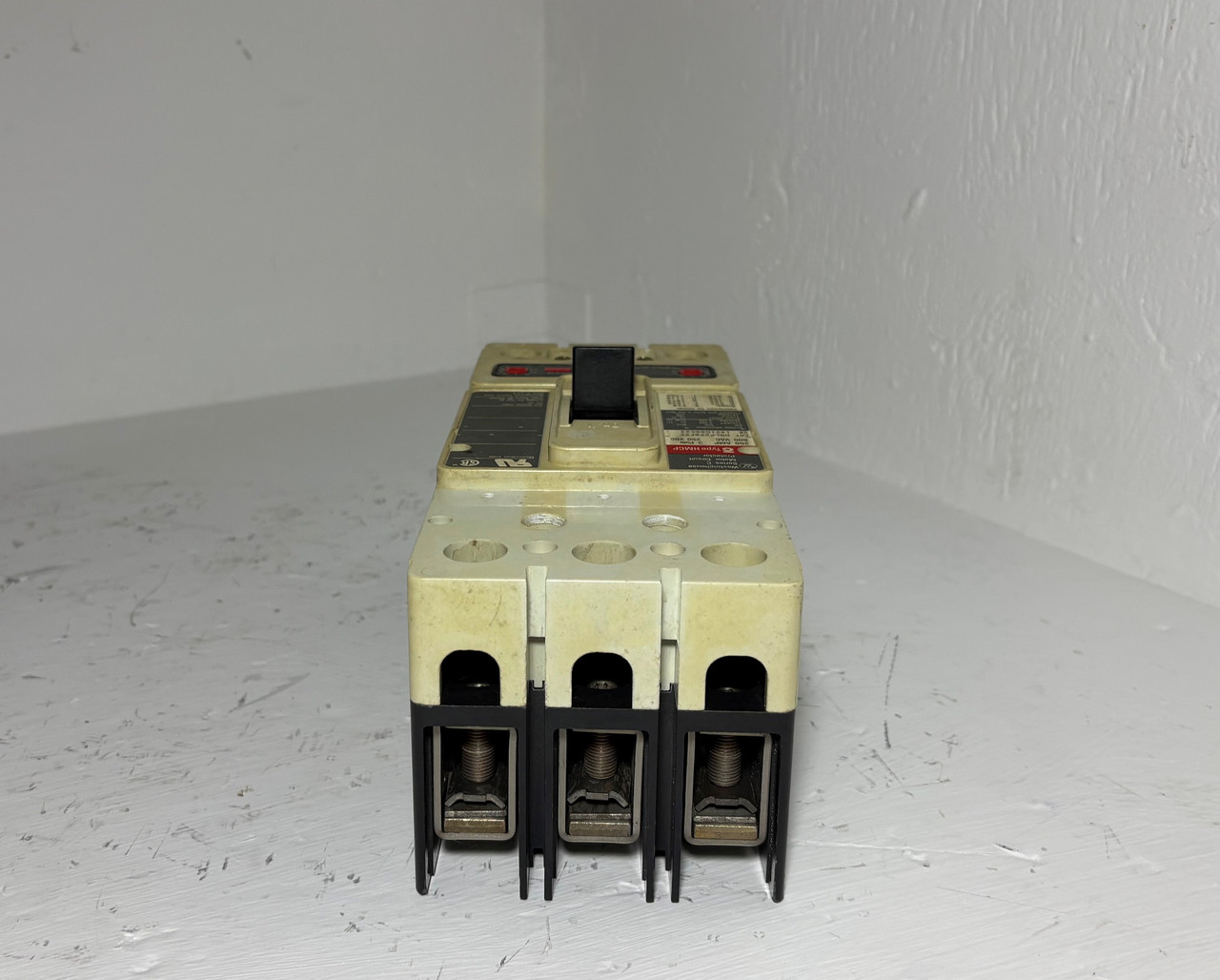 Westinghouse HMCP250F5C 250A Circuit Breaker Matte 3P 480/600V Type HMCP 250 Amp (EM5631-1)