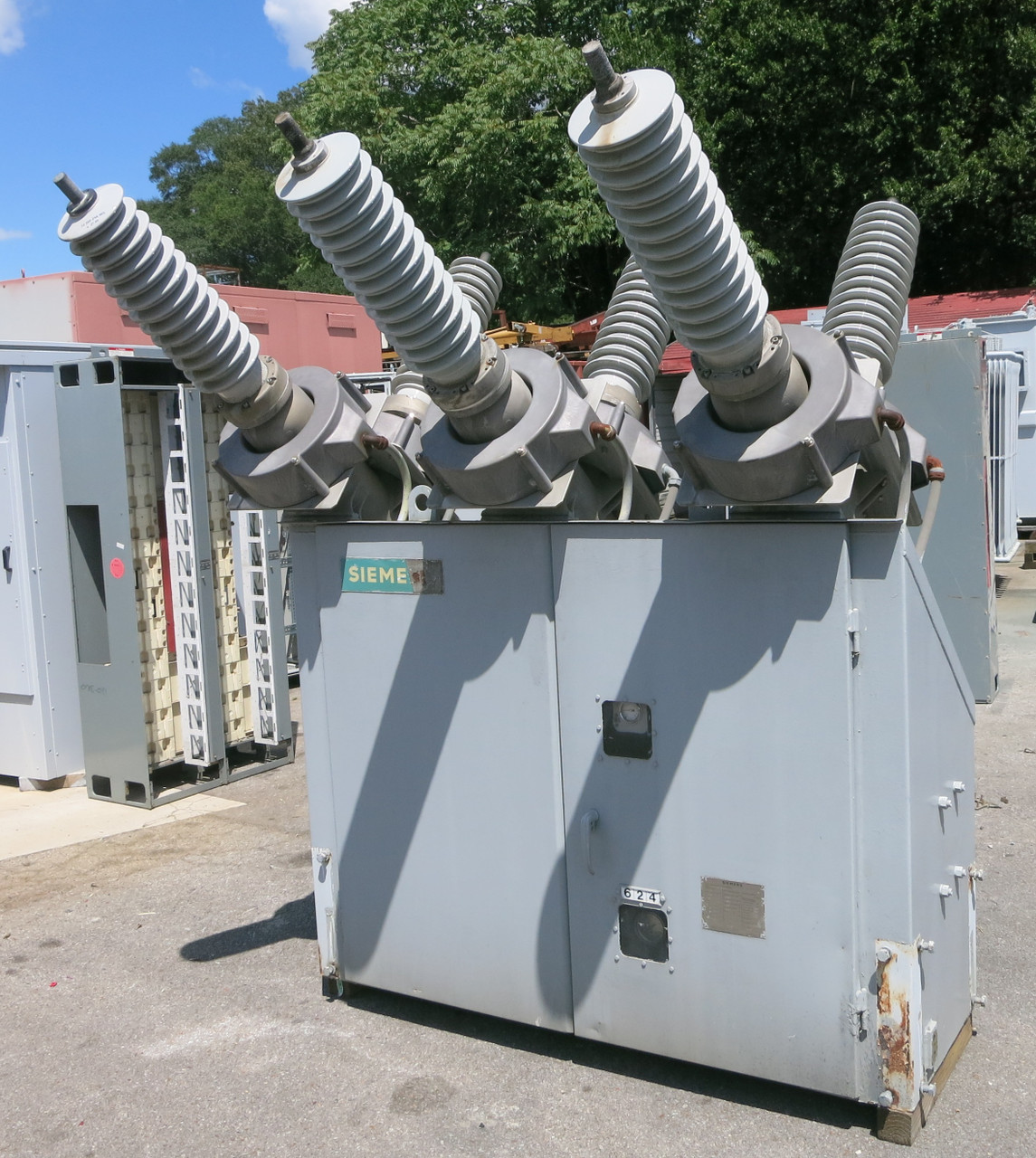 Siemens 1200A 72.5 kV SF6 Circuit Breaker SP-72.5-31.5-2 1200 Amp Gas BYM CT (DW7500-1)