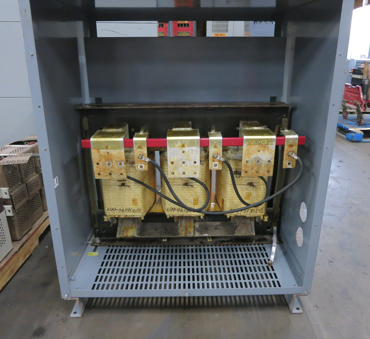 Square D 175 kVA 575 Delta to 230Y/132 V 3PH Dry Type Transformer 175T146HDIT (DW7498-1)