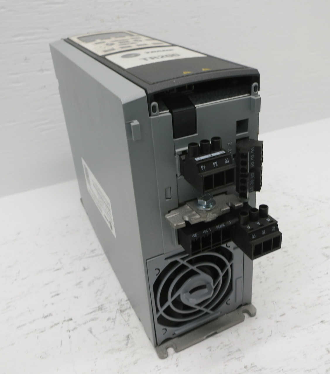 Trane TR200 131L1000 AC VS Drive 2 HP 480V 3PH VFD 480 VAC HVAC 3.4A 174Z4570 (DW7501-1)