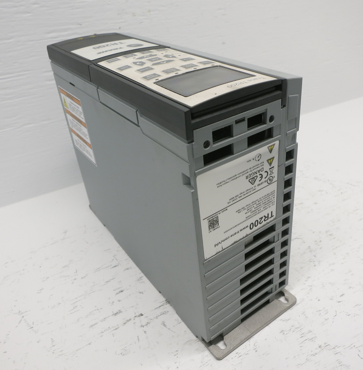 Trane TR200 131L1000 AC VS Drive 2 HP 480V 3PH VFD 480 VAC HVAC 3.4A 174Z4570 (DW7501-1)