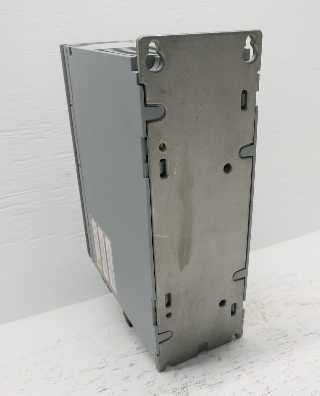 Trane TR200 131L1000 AC VS Drive 2 HP 480V 3PH VFD 480 VAC HVAC 3.4A 174Z4570 (DW7501-1)