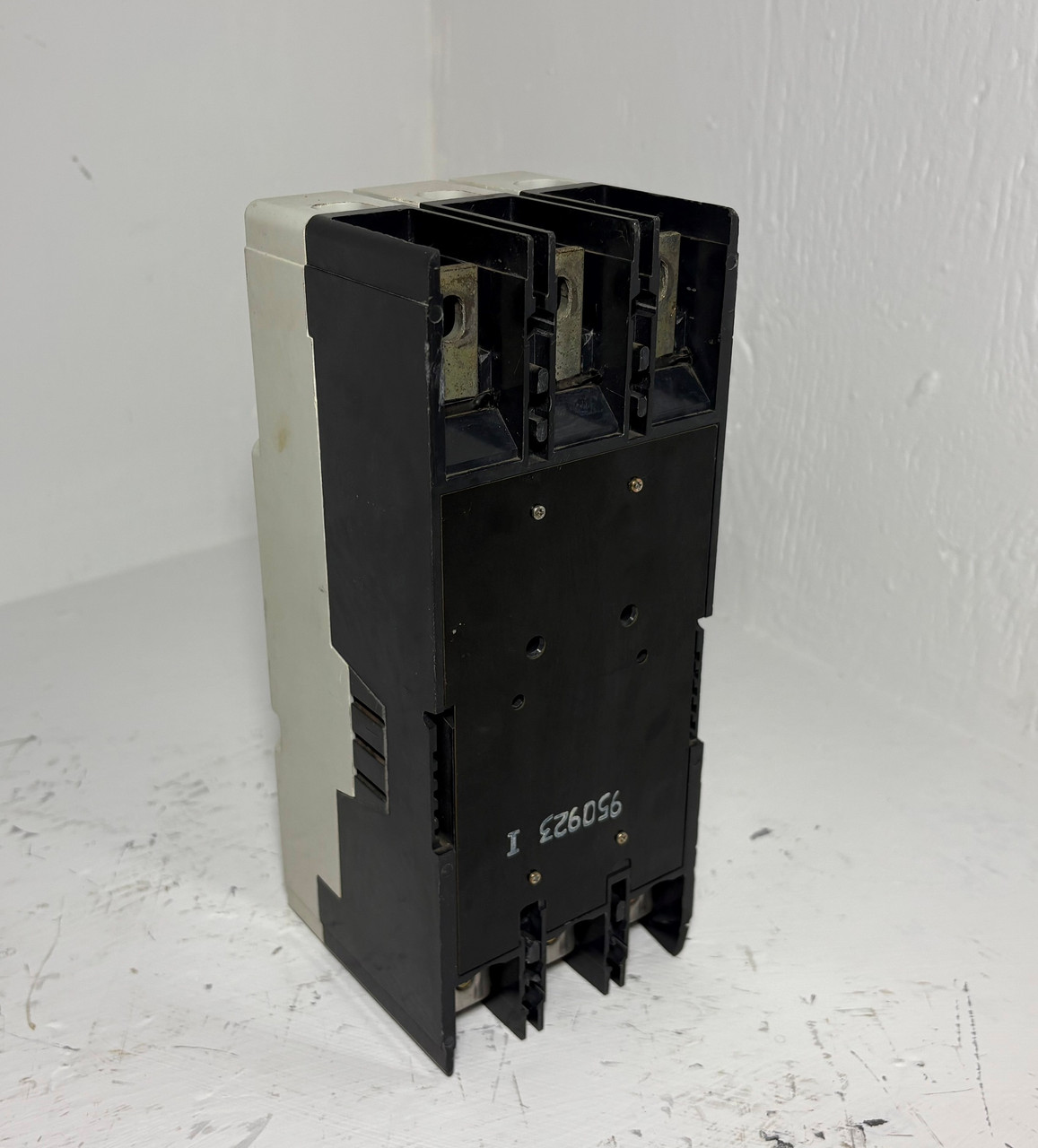 Westinghouse JDB3225W 225A Circuit Breaker Matte Blue w 100 Amp Trip 3P JDB flaw (EM5635-1)