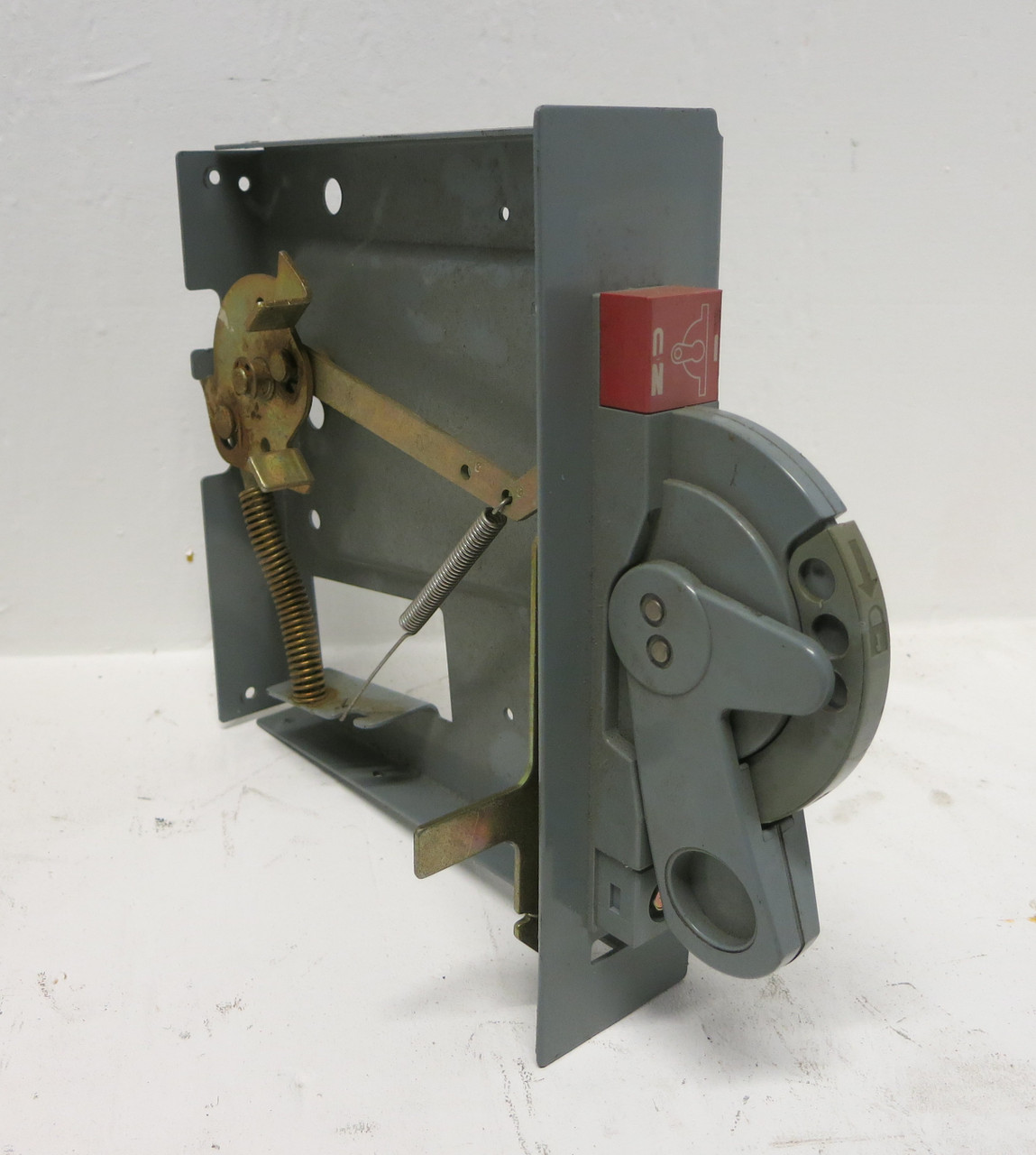 Allen Bradley 2100 Centerline Handle Mechanism Fusible MCC Motor Control Center (DW7509-10)
