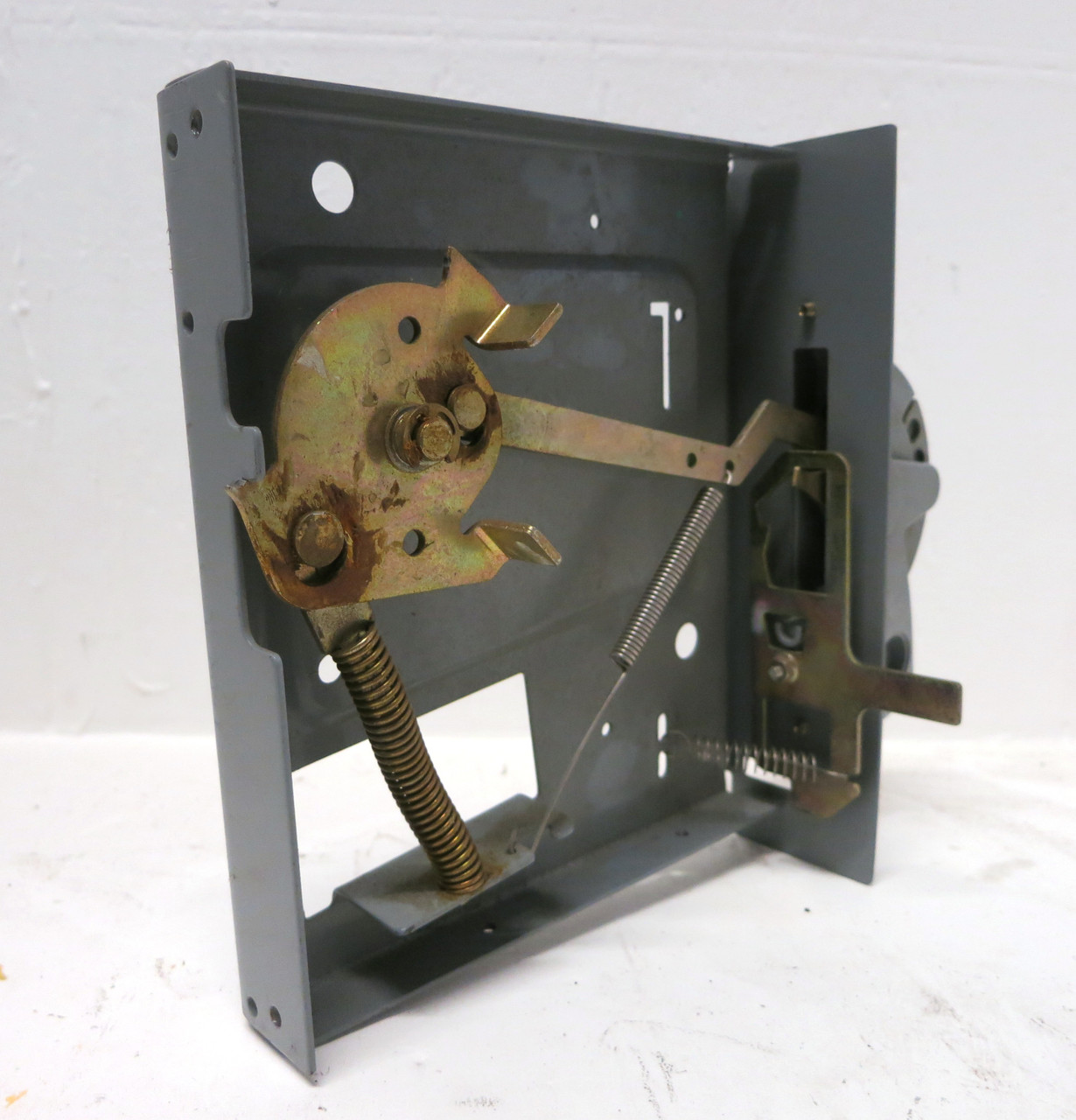 Allen Bradley 2100 Centerline Handle Mechanism Fusible MCC Motor Control Center (DW7509-10)