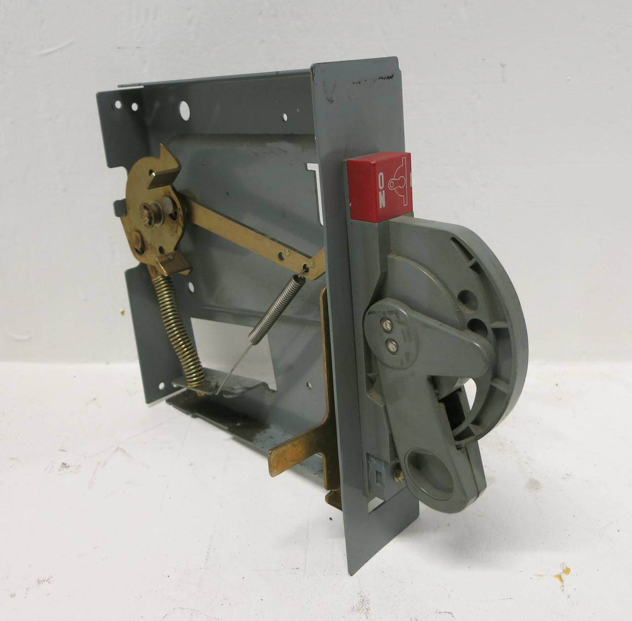 Allen Bradley 2100 Centerline Handle Mechanism Fusible Motor Control Center MCC (DW7508-9)