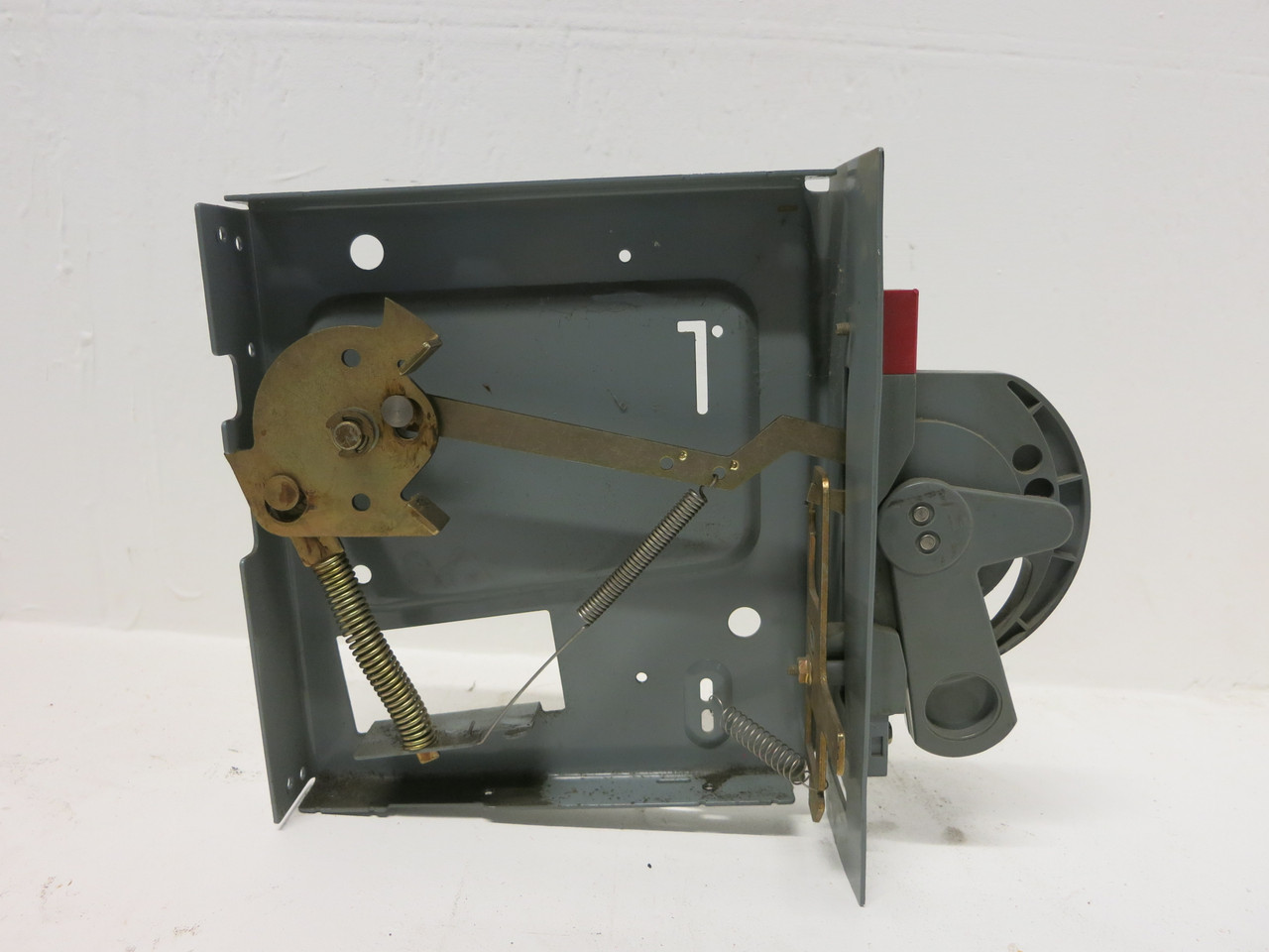 Allen Bradley 2100 Centerline Handle Mechanism Fusible Motor Control Center MCC (DW7508-9)