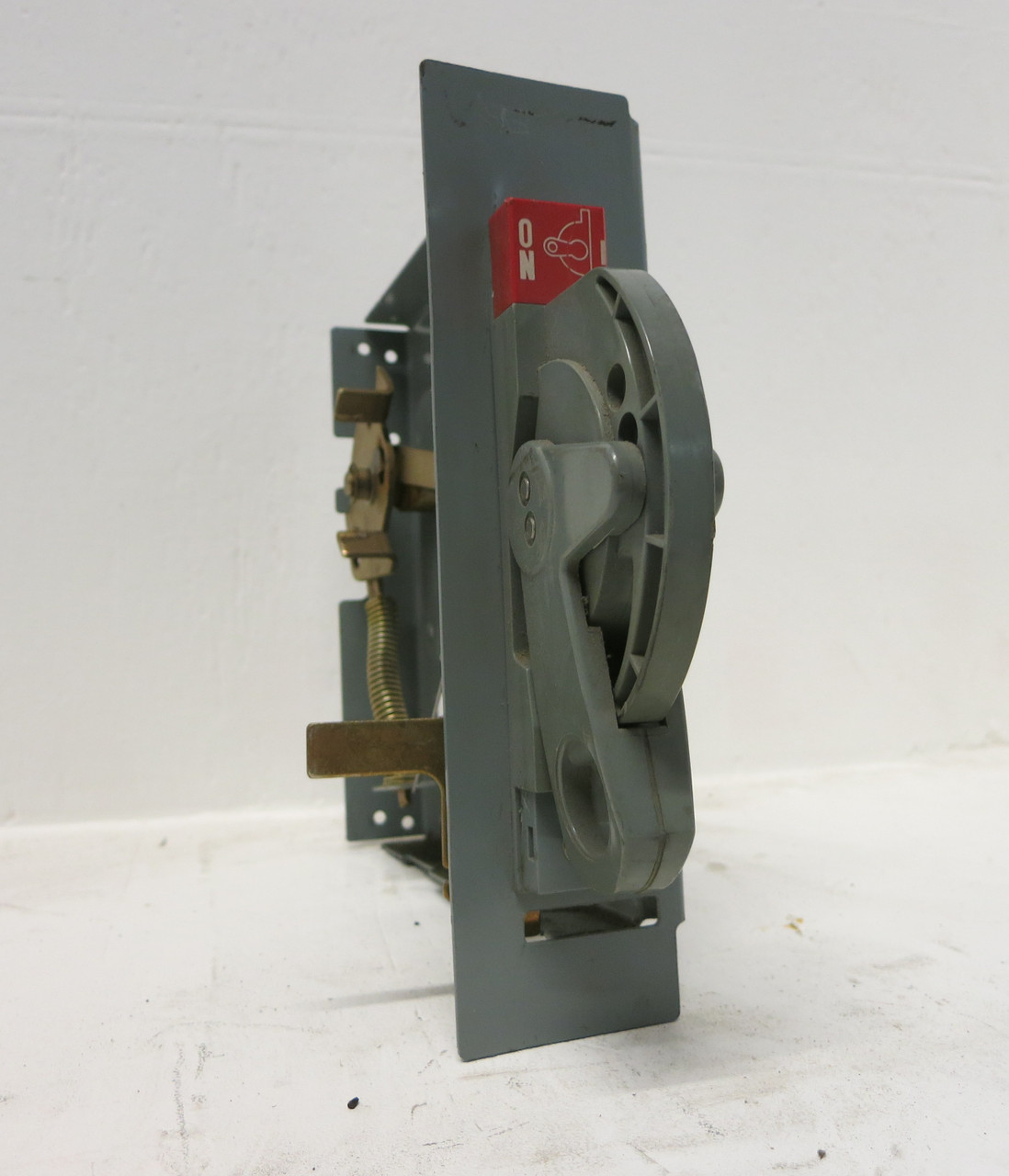 Allen Bradley 2100 Centerline Handle Mechanism Fusible Motor Control Center MCC (DW7508-8)