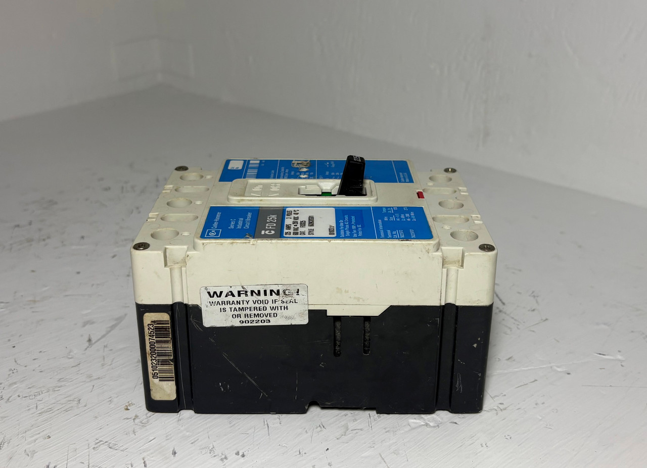 Cutler-Hammer FD3225 225A Circuit Breaker Glossy Blue 3P 600V FD3225L 225 Amp (EM5637-4)