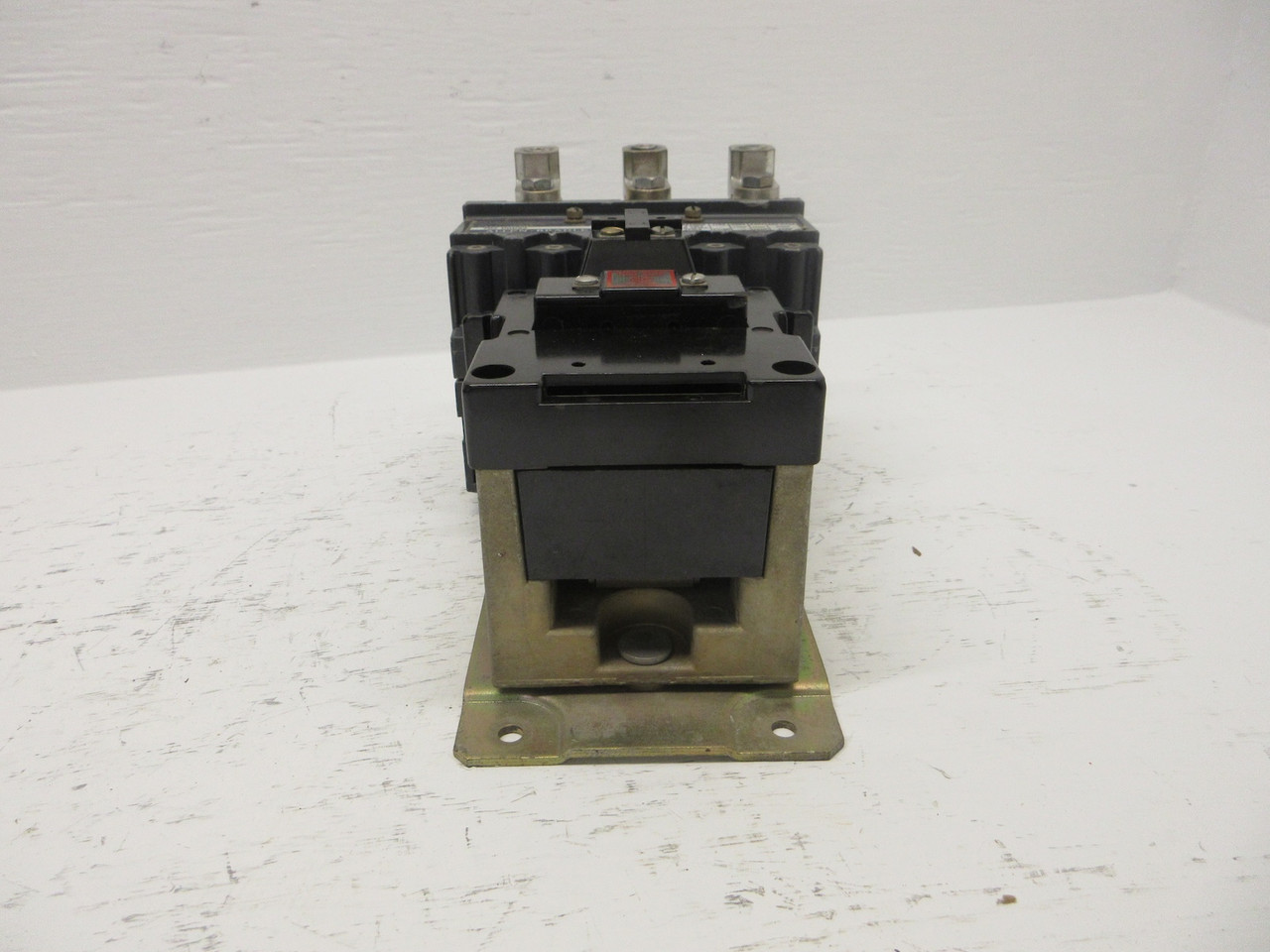 Allen Bradley 702-DOD93 NEMA Size 3 Contactor 90AMP 600VAC Series K 702-D0D93 AB (AH0721-3)